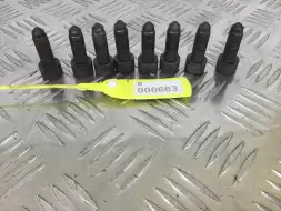 Болт маховика