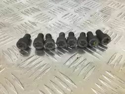 Болт маховика