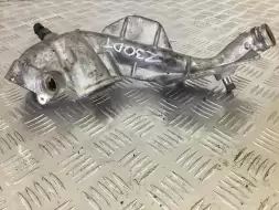 Фланец (тройник) системы охлаждения