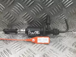 Цилиндр сцепления главный