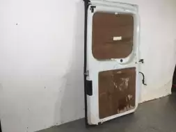 Дверь задняя распашная левая