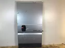 Дверь задняя распашная правая