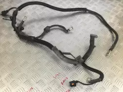 Клемма аккумулятора плюс