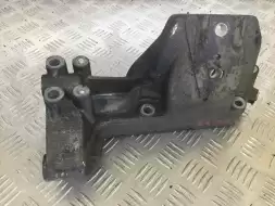 Кронштейн двигателя