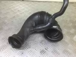 Патрубок воздушного фильтра
