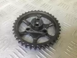 Звездочка распредвала