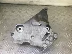 Кронштейн двигателя