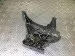 Кронштейн двигателя