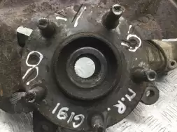 Кулак поворотный правый