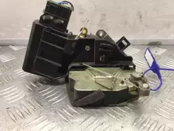 Замок двери передней правой