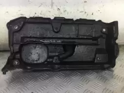 Декоративная крышка двигателя