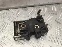 Замок двери передней правой