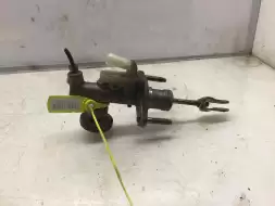 Цилиндр сцепления главный