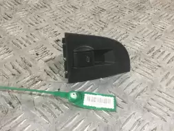 Кнопка стеклоподъемника заднего правого