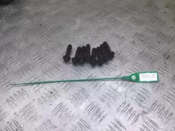 Болт маховика