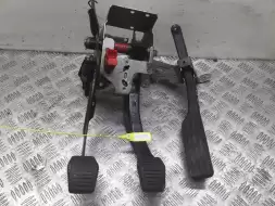 Узел педальный (блок педалей)