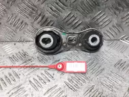 Рычаг передний