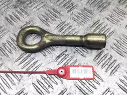 Крюк буксировочный