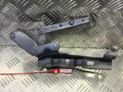 Петля капота левая