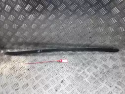 Молдинг стекла двери передней правой наружный