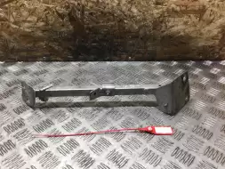 Кронштейн крепления крыла переднего правого