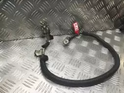 Клемма аккумулятора плюс