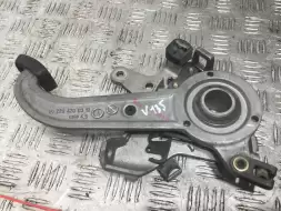 Педаль стояночного тормоза