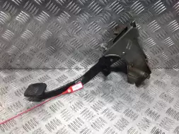 Педаль тормоза