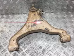 Рычаг передний левый