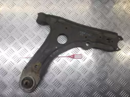 Рычаг передний