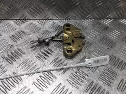 Замок капота