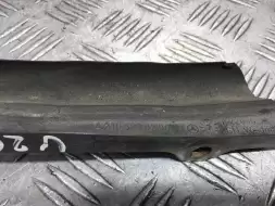 Уплотнитель капота