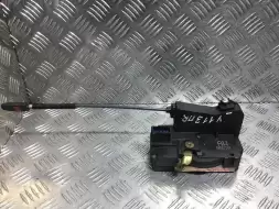 Замок двери передней правой