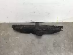 Планка под капот