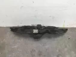 Планка под капот