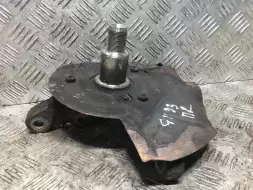 Кулак поворотный правый