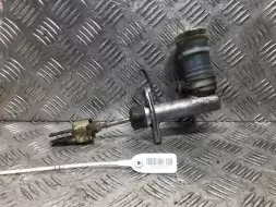 Цилиндр сцепления главный