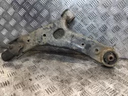 Рычаг передний правый