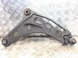 Рычаг передний правый