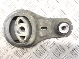 Кронштейн двигателя