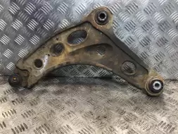 Рычаг передний левый