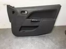 Обшивка двери передней правой (дверная карта)