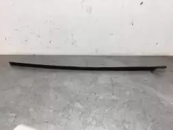 Молдинг стекла лобового