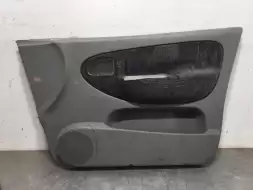 Обшивка двери передней правой (дверная карта)