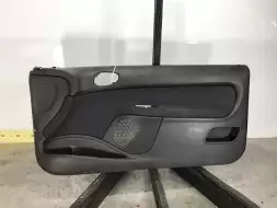 Обшивка двери передней правой (дверная карта)