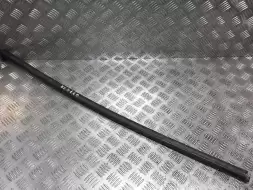 Молдинг стекла двери передней правой наружный