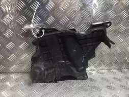 Декоративная крышка двигателя