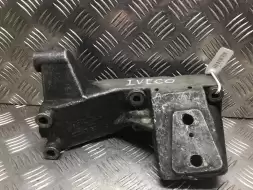 Кронштейн двигателя