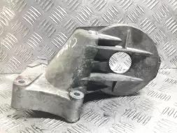 Кронштейн полуоси