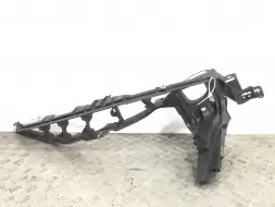 Кронштейн крепления крыла переднего левого